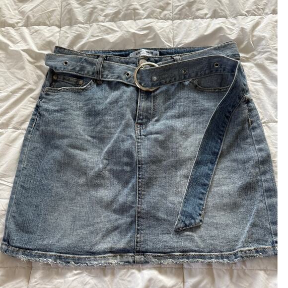 Almost Famous Denim Belted Mid Rise Mini Skirt Womens Size Medium - Picture 1 of 4
